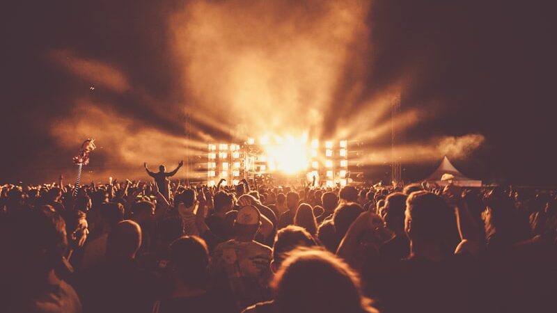 Line Array vs Point Source: Τι να Επιλέξεις για την Εκδήλωσή σου