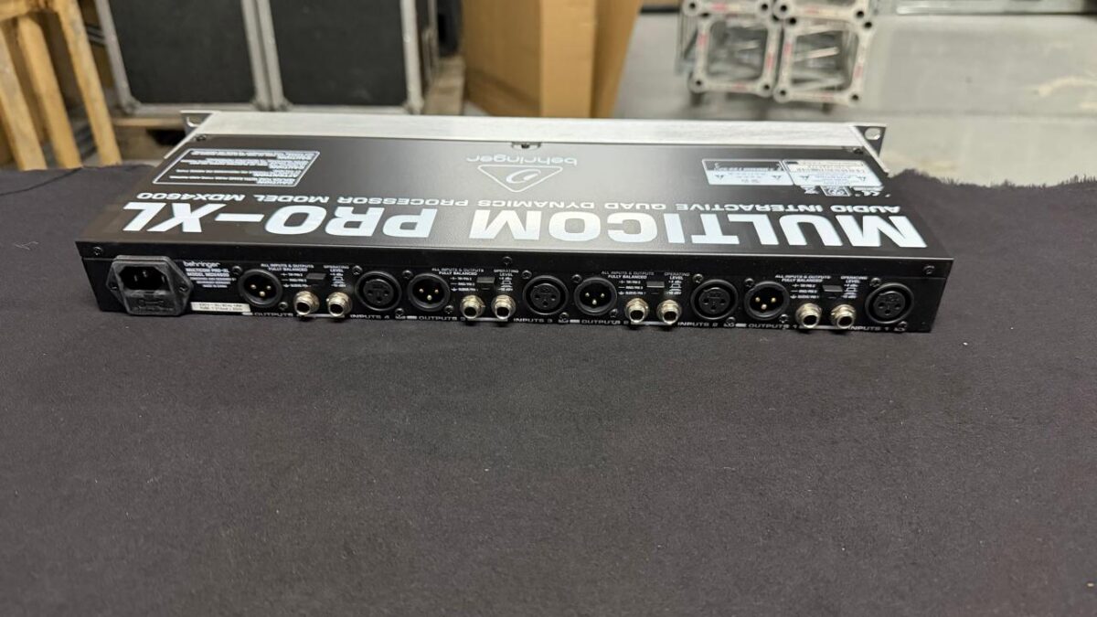 Behringer MDX4600 - 2