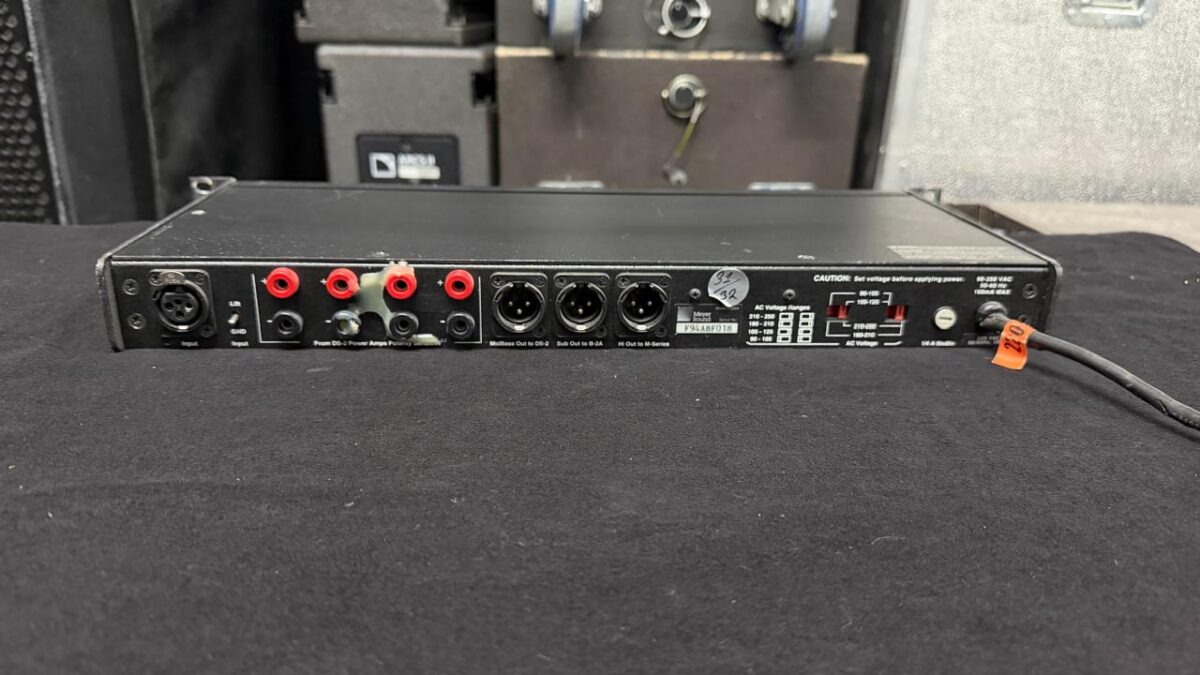 Meyersound D-2 - 2