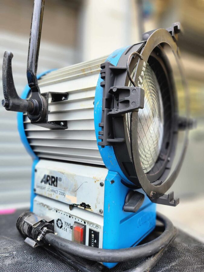 Arri HMI Compact Fresnel 2500 - 3