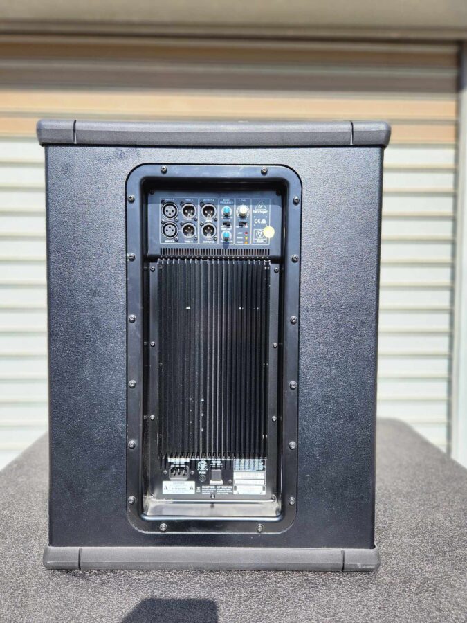 Behringer B1500HP - 2