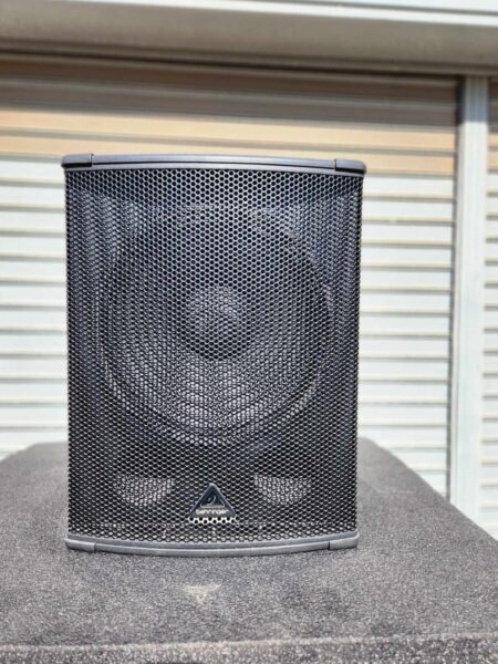 Behringer B1500HP