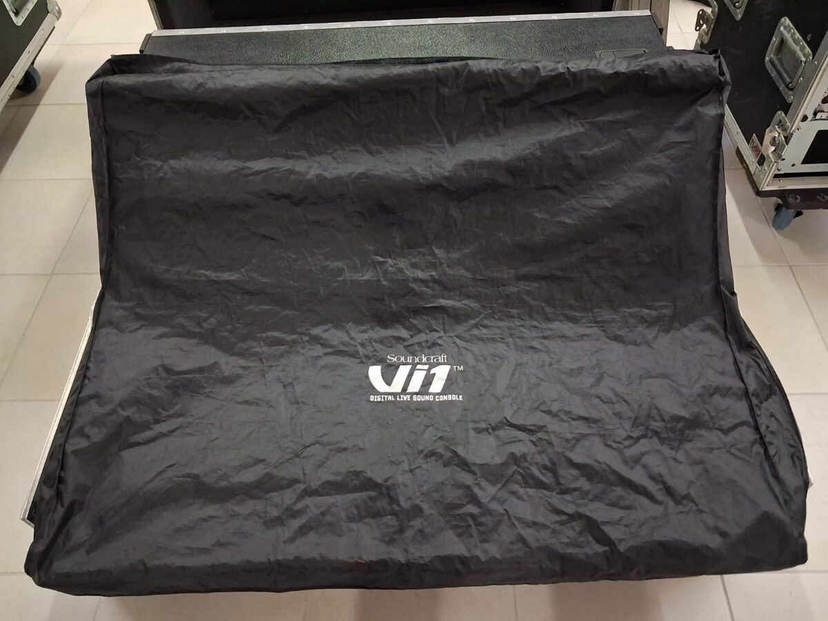 Soundcraft VI1 with stage box 64/32 - 3